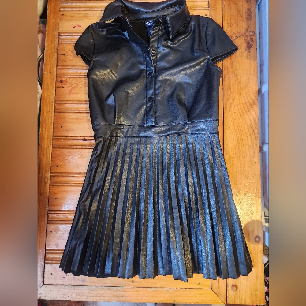 Girls Leather Dress size xs only worn once for decades day in school